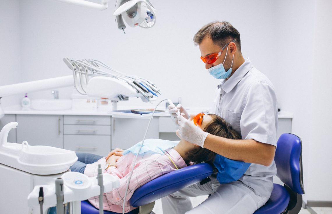 5 Signs You Need A Professional Dental Cleaning Today By An Italian Dentist In Dubai