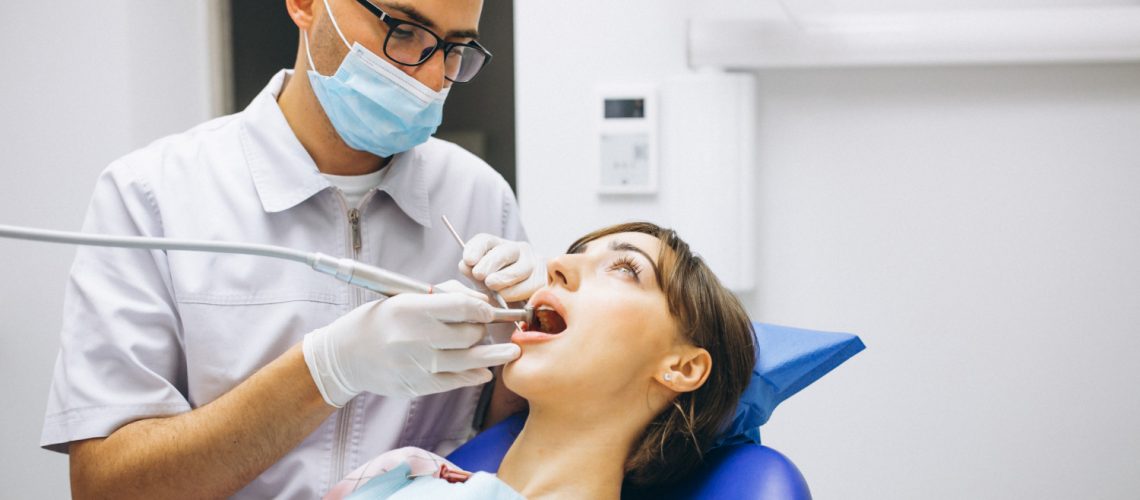How To Get Natural-Looking Veneers From An Italian Dentist In Dubai