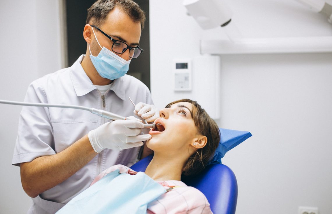 How To Get Natural-Looking Veneers From An Italian Dentist In Dubai